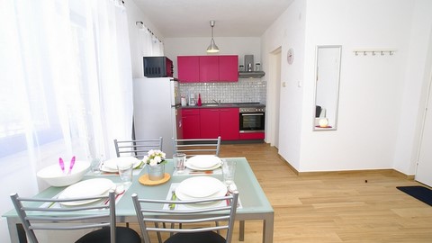 Küche und Esszimmer B